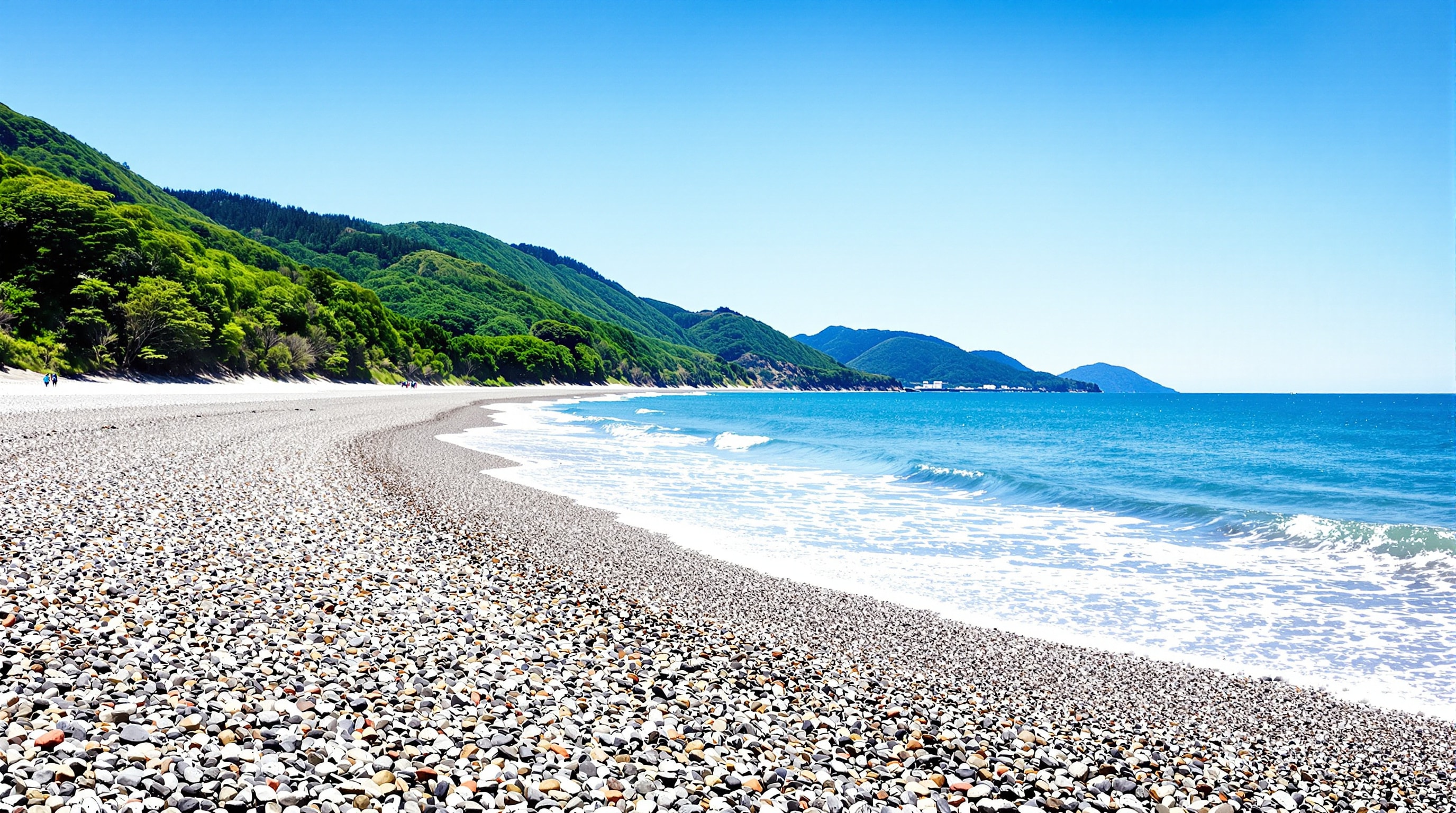 どこまでも続く七里御浜の玉砂利の海岸線